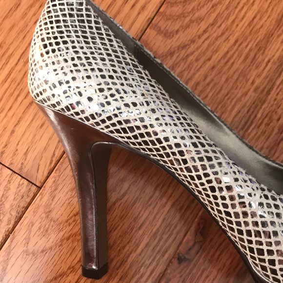 Anne Klein heels - Picture 3 of 5